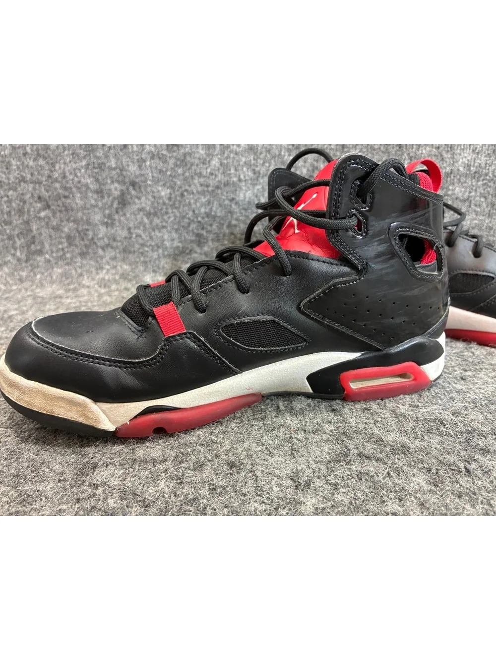 Nike DM1685-006 Air Jordan 6 Retro Black/Red Basketball Shoes Size 7Y Womens 8.5